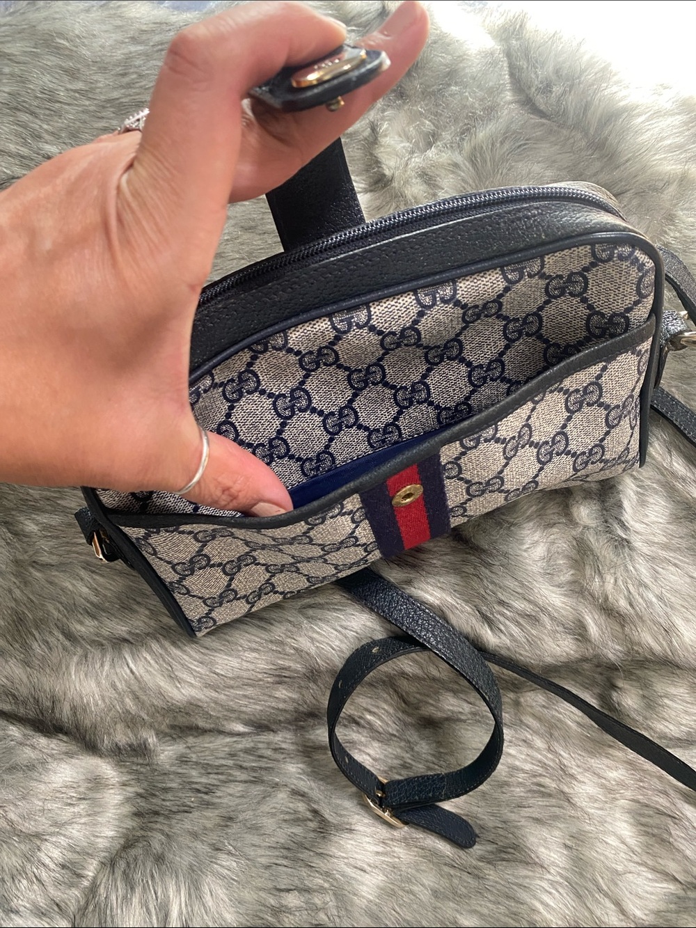 Gucci Beige GG Supreme Canvas Crossbody with Red & Blue Web - Picture 5 of 13